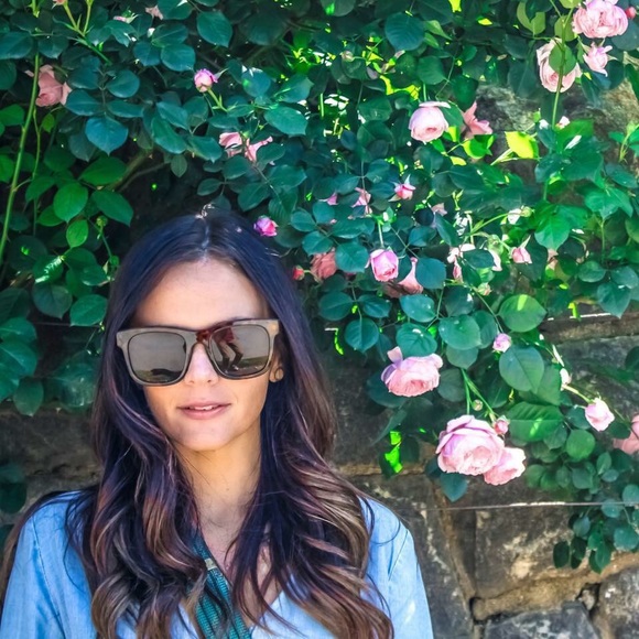 🌙 ᴄʜᴇʀʀʏ ᴏʟɪᴠɪᴀ 🌙 - Picture 4 of 5